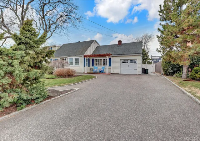 Photo 2 of Single family home for sale at 197 Blackheath Rd, Lido Beach, NY 11561 | MLS# 981905 | Listing updated on 2026-08-14