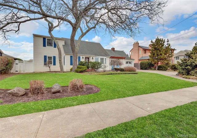 Photo 3 of Single family home for sale at 197 Blackheath Rd, Lido Beach, NY 11561 | MLS# 981905 | Listing updated on 2026-08-14