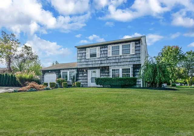31st image of 360 Woodside Ave, Bellport, NY 11713 | MLS# 981920