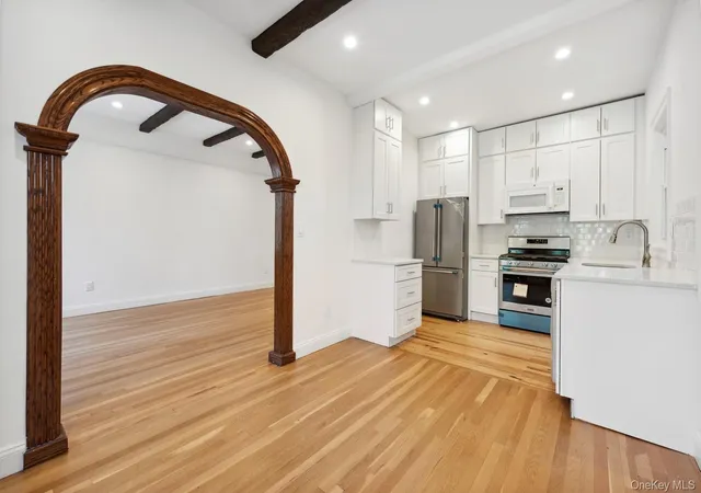 Listing Photo 4 - Condo for sale in building located at 64-23 Alderton St, New York, NY 11374 - Unit #PH