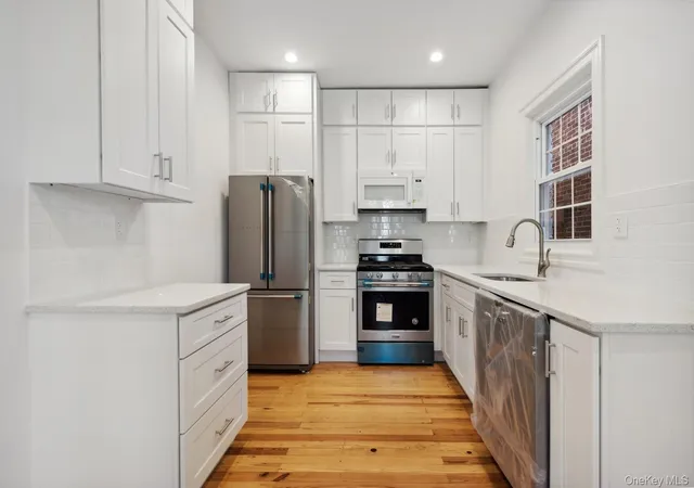 Listing Photo 5 - Condo for sale in building located at 64-23 Alderton St, New York, NY 11374 - Unit #PH
