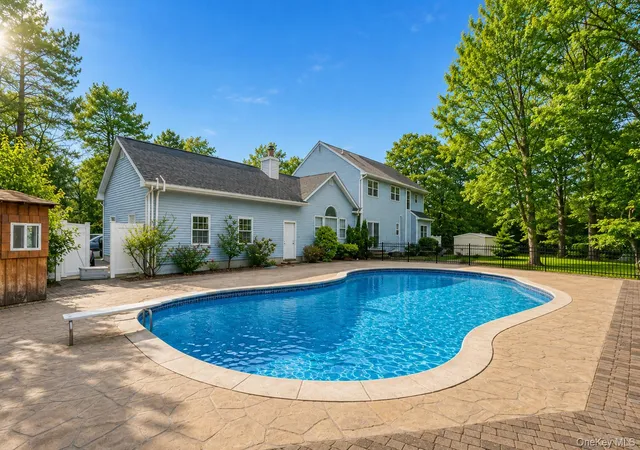 3rd image of 287 Dayton Ave, Brookhaven, NY 11949 | MLS# 981965