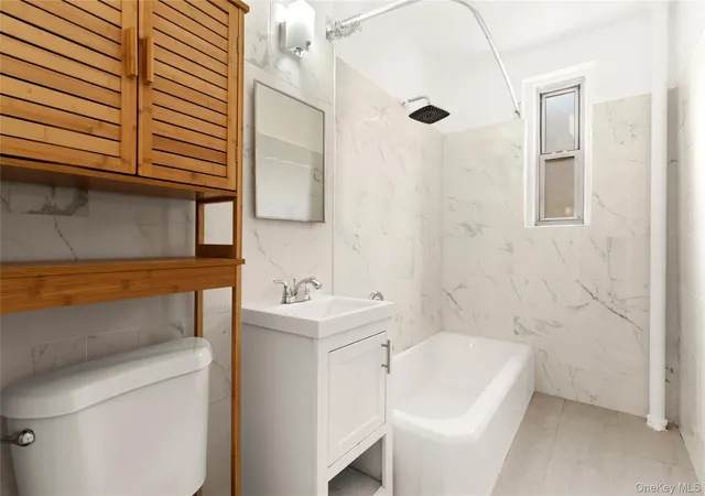 2nd image of 63109 Saunders St, Rego Park, NY 11374