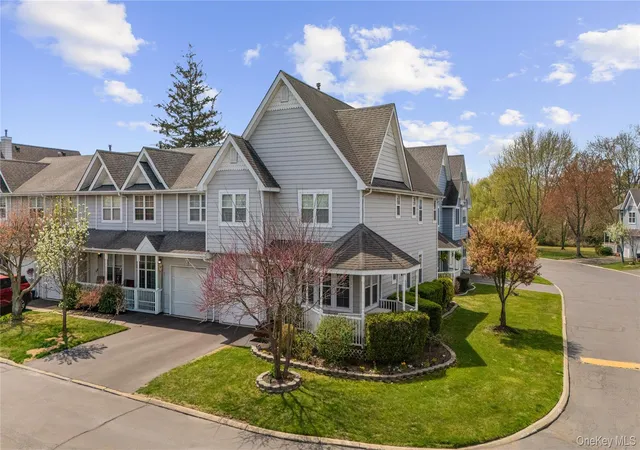 1st image of 1 Clubhouse Cir, Central Islip, NY 11722 | MLS# 981969