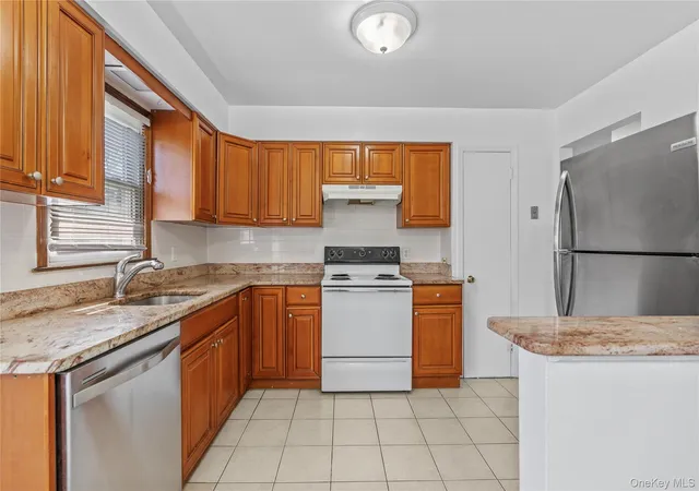 Homes for sale in Eastchester, NY | 396 Columbus Ave, Eastchester, NY 10707 | MLS# 981980