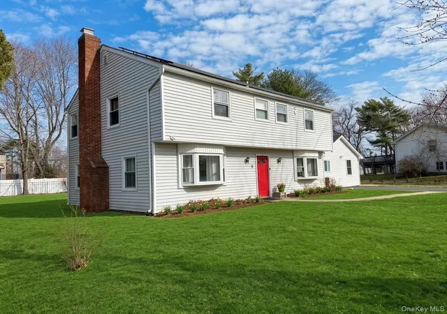 Photo 1 of Single family home for sale at 11 Manor Ln, Stony Brook, NY 11790 | MLS# 981985 | Listing updated on 2026-09-26