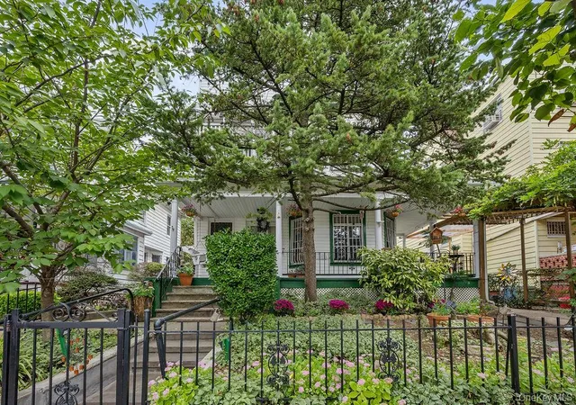 Photo 3 of Multi family home for sale at 455 E 28th Street, Brooklyn, NY 11226 | MLS# 981987 | Listing updated on 2026-04-08