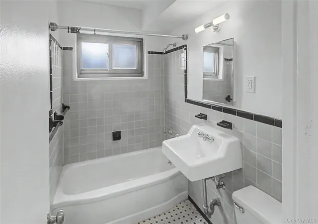 2nd image of 21-85 34Th Ave, Astoria, NY 11106