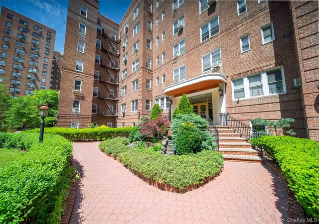 Homes for sale in New York, NY | 99 41 64th Ave #B9, New York, NY 11374 | MLS# 982023