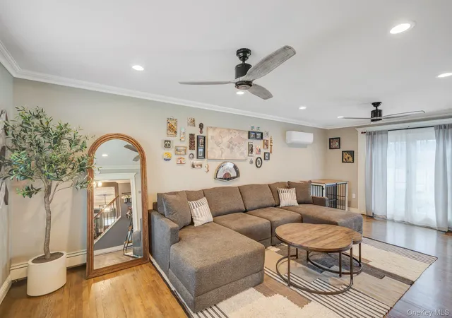 4th image of 528 Mollie Blvd, Holbrook, NY 11741 | MLS# 982060