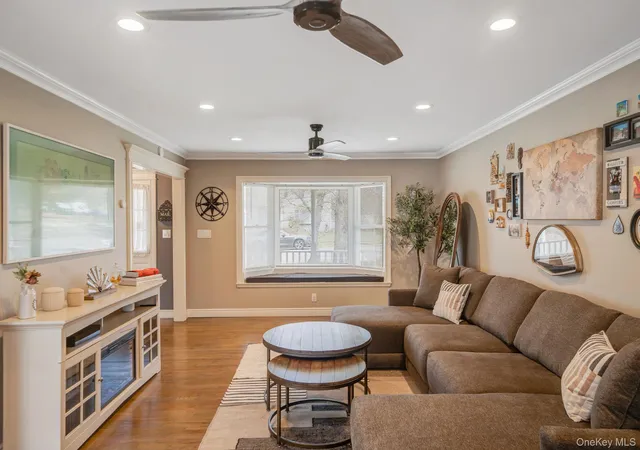 5th image of 528 Mollie Blvd, Holbrook, NY 11741 | MLS# 982060