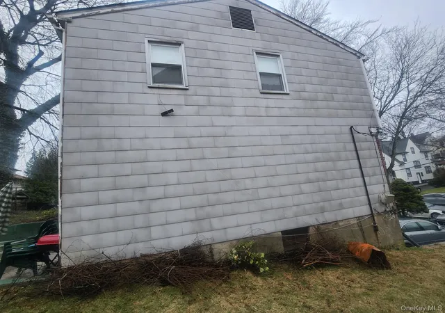Photo 3 of Sale Pending at 275 Claremont Ave, Mount Vernon, NY 10552 | MLS# 982068 | Listing updated on 2026-08-25
