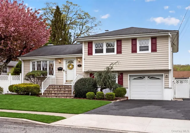 3rd image of 37 Maplewood Blvd, Suffern, NY 10901 | MLS# 982087