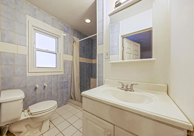 34th image of 2 Drake Ln, Hempstead, NY 11756 | MLS# 982133
