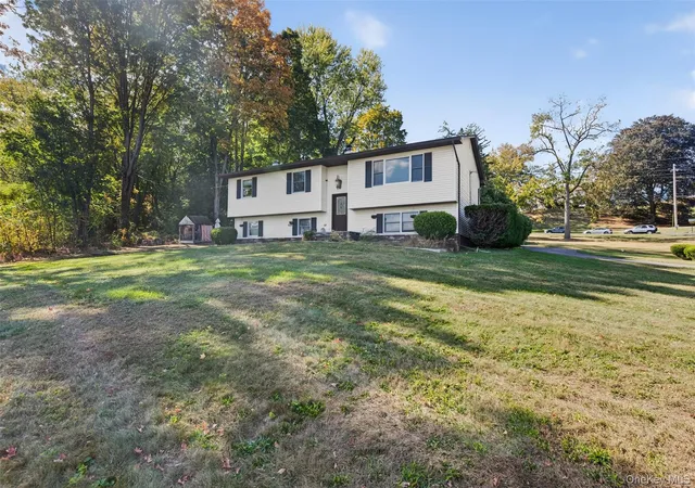 Single family home for sale at 7 Mount Rose Rd, Marlboro, NY 12542 | MLS# 982168