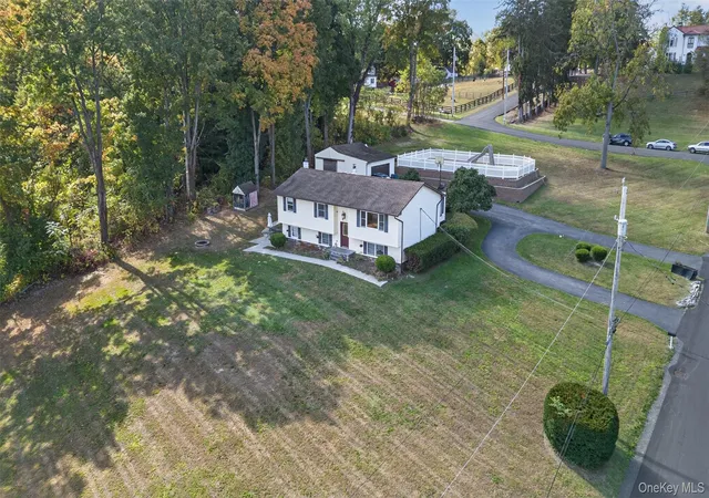 Photo 4 of Single family home for sale at 7 Mount Rose Rd, Marlboro, NY 12542 | MLS# 982168 | Listing updated on 2026-07-16