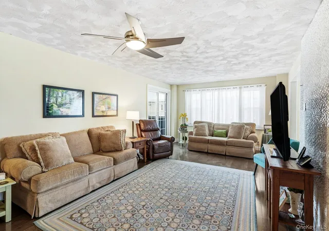 Photo 4 of Sale Pending at 300 Martine Ave #2J, White Plains, NY 10601 | MLS# 982176 | Listing updated on 2026-05-25