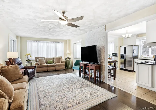 Photo 5 of Sale Pending at 300 Martine Ave #2J, White Plains, NY 10601 | MLS# 982176 | Listing updated on 2026-05-25