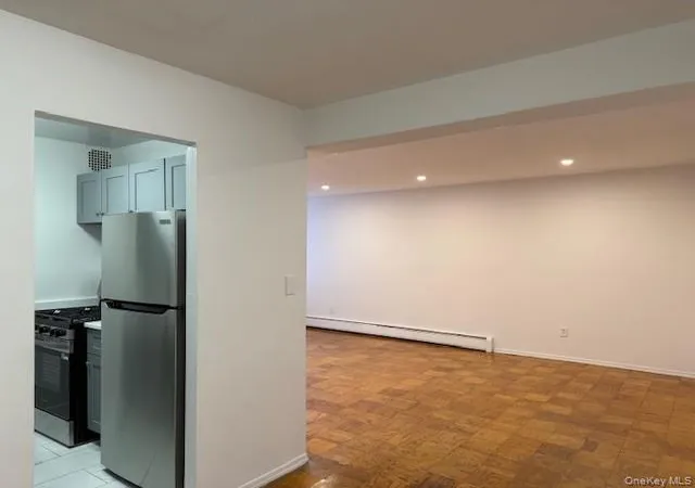 Homes for sale in North Hempstead, NY | 101 Lincoln Ave #1R, North Hempstead, NY 11501 | MLS# 982232
