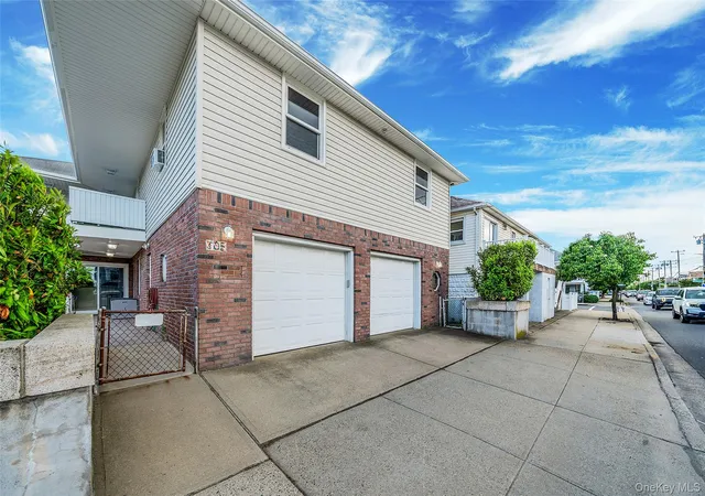 1st image of 105 Vermont St, Long Beach, NY 11561 | MLS# 982241