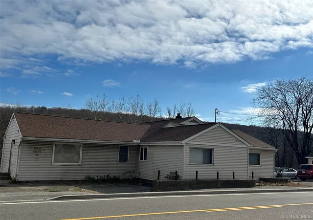 Photo 2 of Multi family home for sale at 264 Orange Turnpike, Sloatsburg, NY 10974 | MLS# 982248 | Listing updated on 2026-05-30