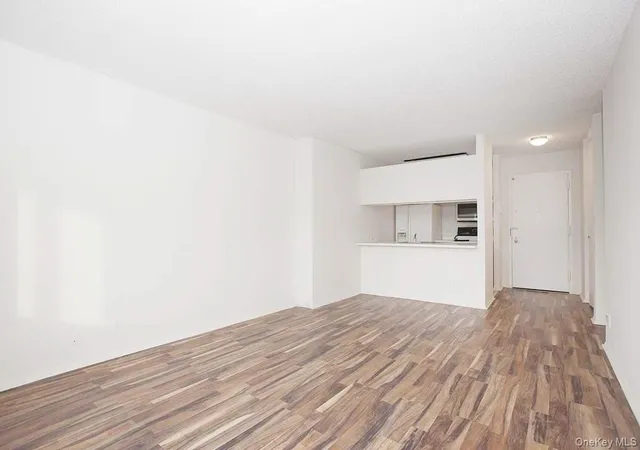 4th image of 6254 97Th Pl, New York, NY 11374