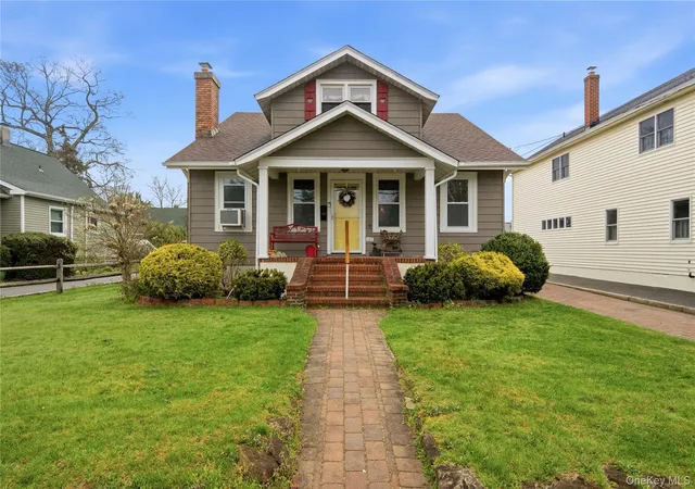 1st image of 147 Church Ave, Islip, NY 11751 | MLS# 982285