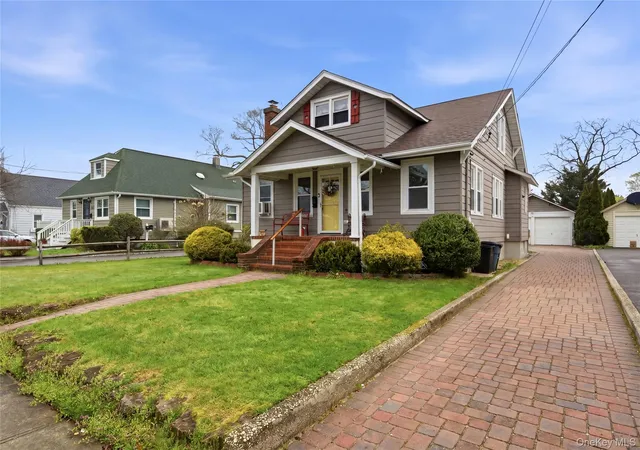 2nd image of 147 Church Ave, Islip, NY 11751 | MLS# 982285