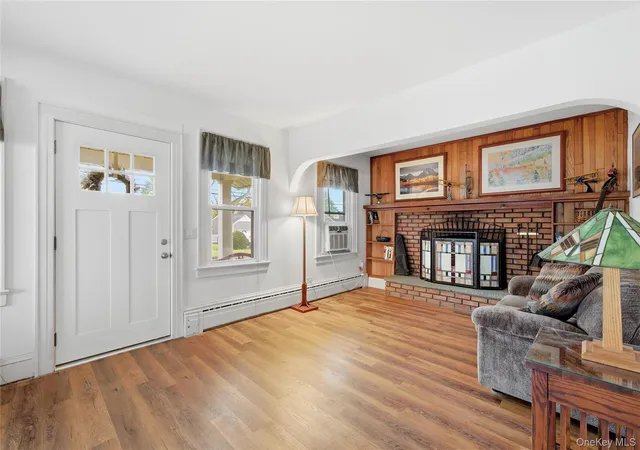 5th image of 147 Church Ave, Islip, NY 11751 | MLS# 982285