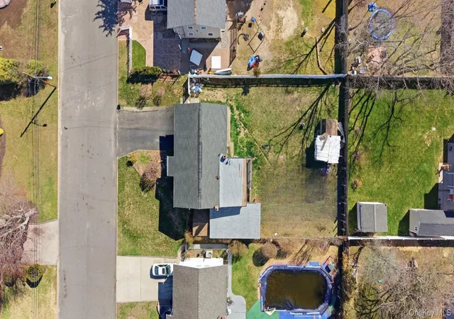 28th image of 106 Bergold St, Islip, NY 11717 | MLS# 982291