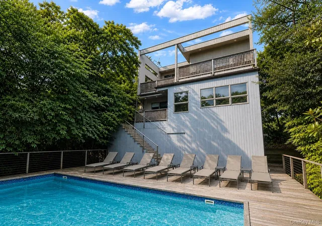 Photo 1 of Single family home for sale at 287 Bay Walk, Sayville, NY 11782 | MLS# 982302 | Listing updated on 2026-09-16