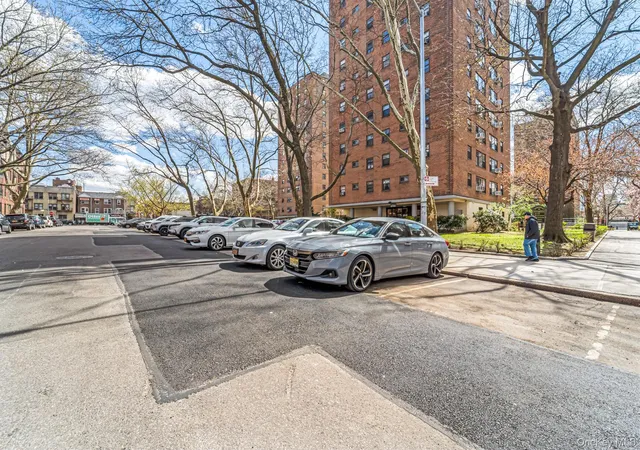 17th image of 21 80 33rd Rd #6B, Astoria, NY 11106 | MLS# 982351