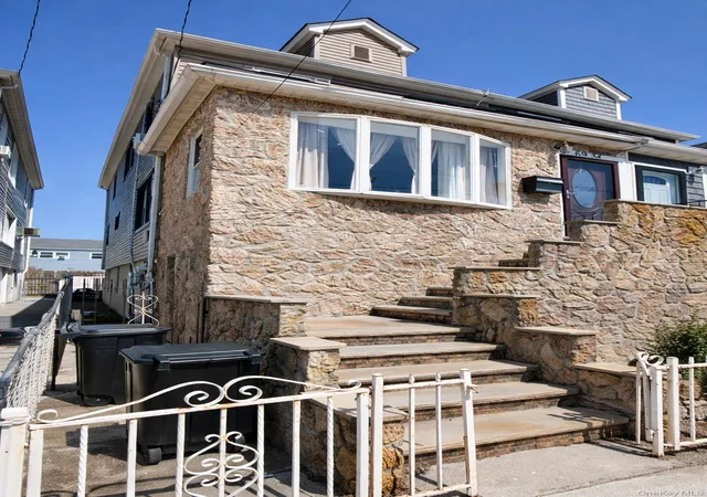 Photo 2 of Single family home for sale at 6934 Almeda Ave, Arverne, NY 11692 | MLS# 982369 | Listing updated on 2026-06-13