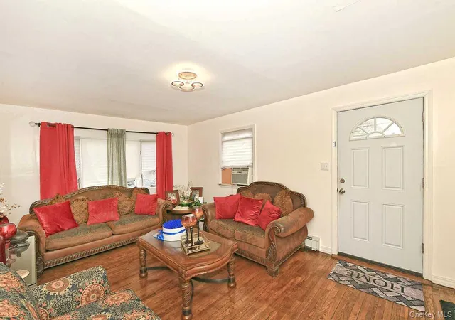 Photo 4 of Sale Pending at 32 Coolidge St, Hempstead, NY 11710 | MLS# 982371 | Listing updated on 2026-09-19