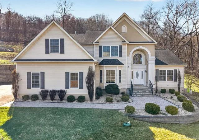 2nd image of 2 Pond Ridge Xing, Newburgh (town), NY 12550 | MLS# 982385