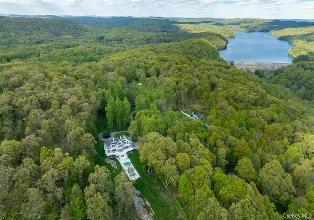 Single family home for sale at 18 Bramblebush Rd, Croton On Hudson, NY 10520 | MLS# 982414 | Listing updated on 2026-07-13