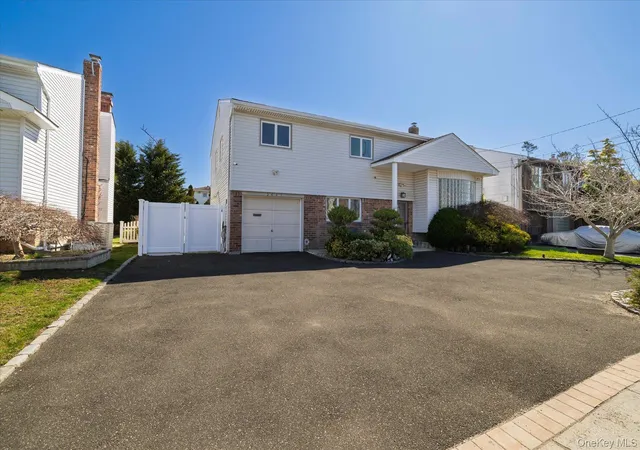 2nd image of 3447 Steven Rd, Hempstead, NY 11510 | MLS# 982439