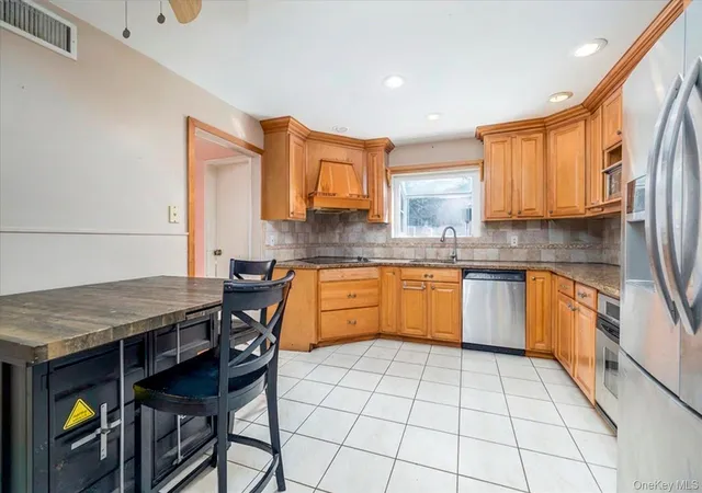5th image of 3447 Steven Rd, Hempstead, NY 11510 | MLS# 982439