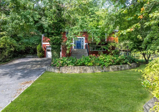Photo 3 of Single family home for sale at 76 Old Tarrytown Rd, Greenburgh, NY 10603 | MLS# 982457 | Listing updated on 2026-09-28
