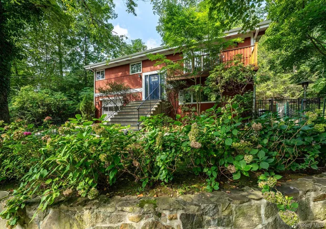 Photo 4 of Single family home for sale at 76 Old Tarrytown Rd, Greenburgh, NY 10603 | MLS# 982457 | Listing updated on 2026-09-28
