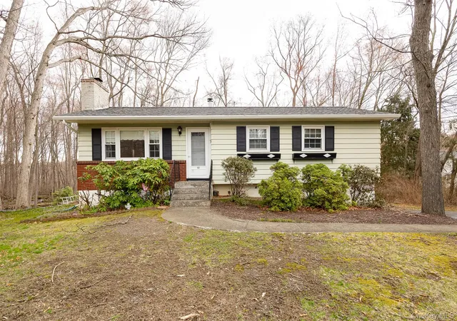 Homes for sale in East Fishkill, NY | 12 Juile Dr, East Fishkill, NY 12533 | MLS# 982458