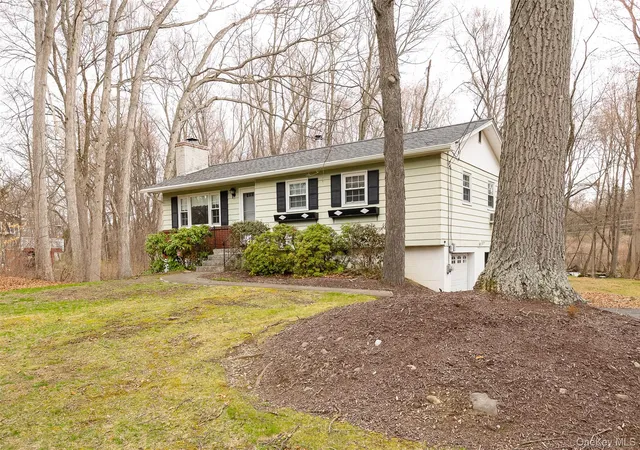 Homes for sale in East Fishkill, NY | 12 Juile Dr, East Fishkill, NY 12533 | MLS# 982458