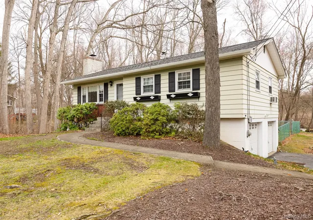 Homes for sale in East Fishkill, NY | 12 Juile Dr, East Fishkill, NY 12533 | MLS# 982458