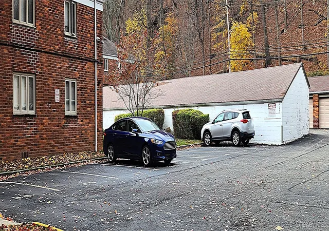 Listing Photo 2 - Condo for sale in building located at 54 Lawrence Dr, White Plains, NY 10603 - Unit #D