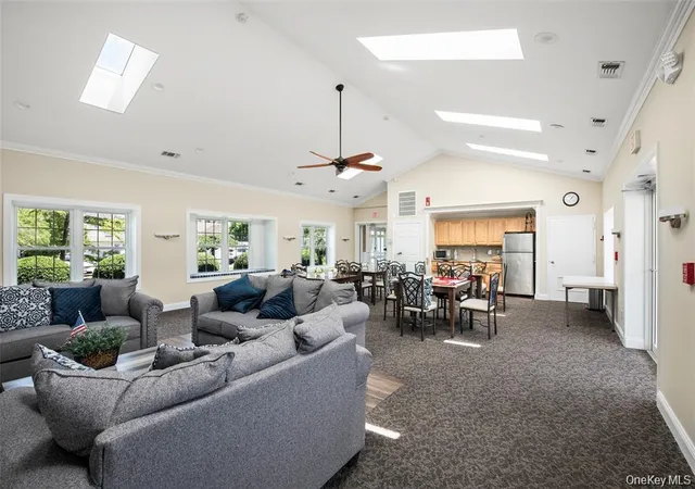 29th image of 229 Erik Dr, East Setauket, NY 11733 | MLS# 982522
