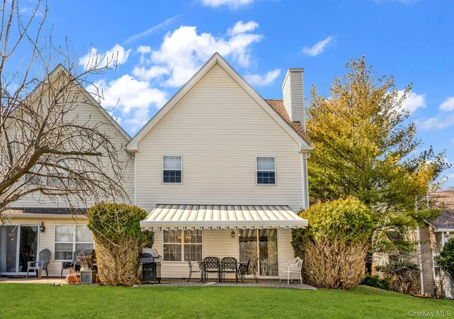 5th image of 229 Erik Dr, East Setauket, NY 11733 | MLS# 982522