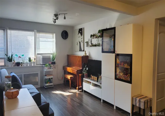 1st image of 138 29 Jewel Ave #1C, Flushing, NY 11367 | MLS# 982581