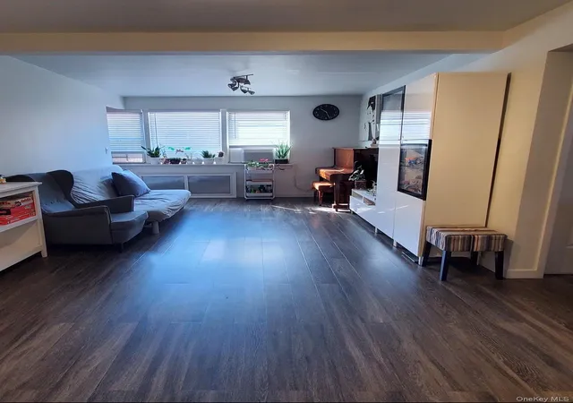 2nd image of 138 29 Jewel Ave #1C, Flushing, NY 11367 | MLS# 982581