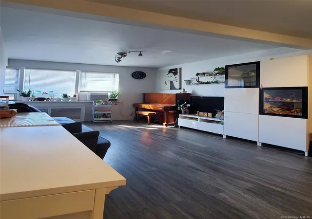 3rd image of 138-29 Jewel Ave #1C, Flushing, NY 11367 | MLS# 982581