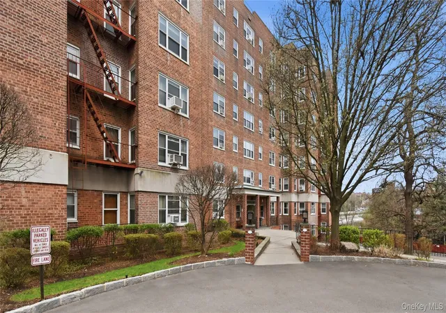 2nd image of 280 Collins Ave #6I, Mount Vernon, NY 10552 | MLS# 982585